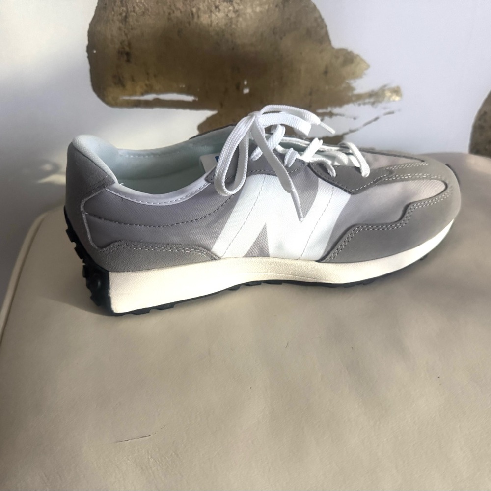 New Balance 327 Men’s Shoes New!!